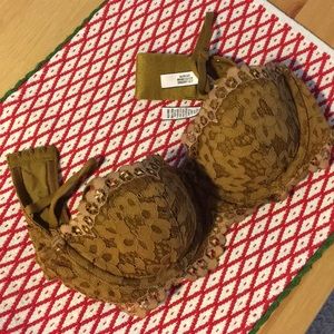 Victoria’s Secret Strapless Balconet Bra